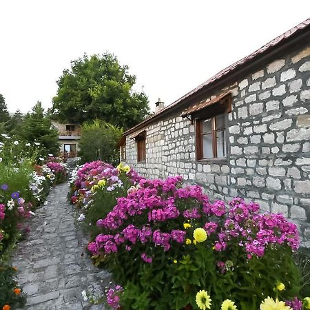 Bujtina Shkodrani Bed and Breakfast Voskopojë Eksteriør billede