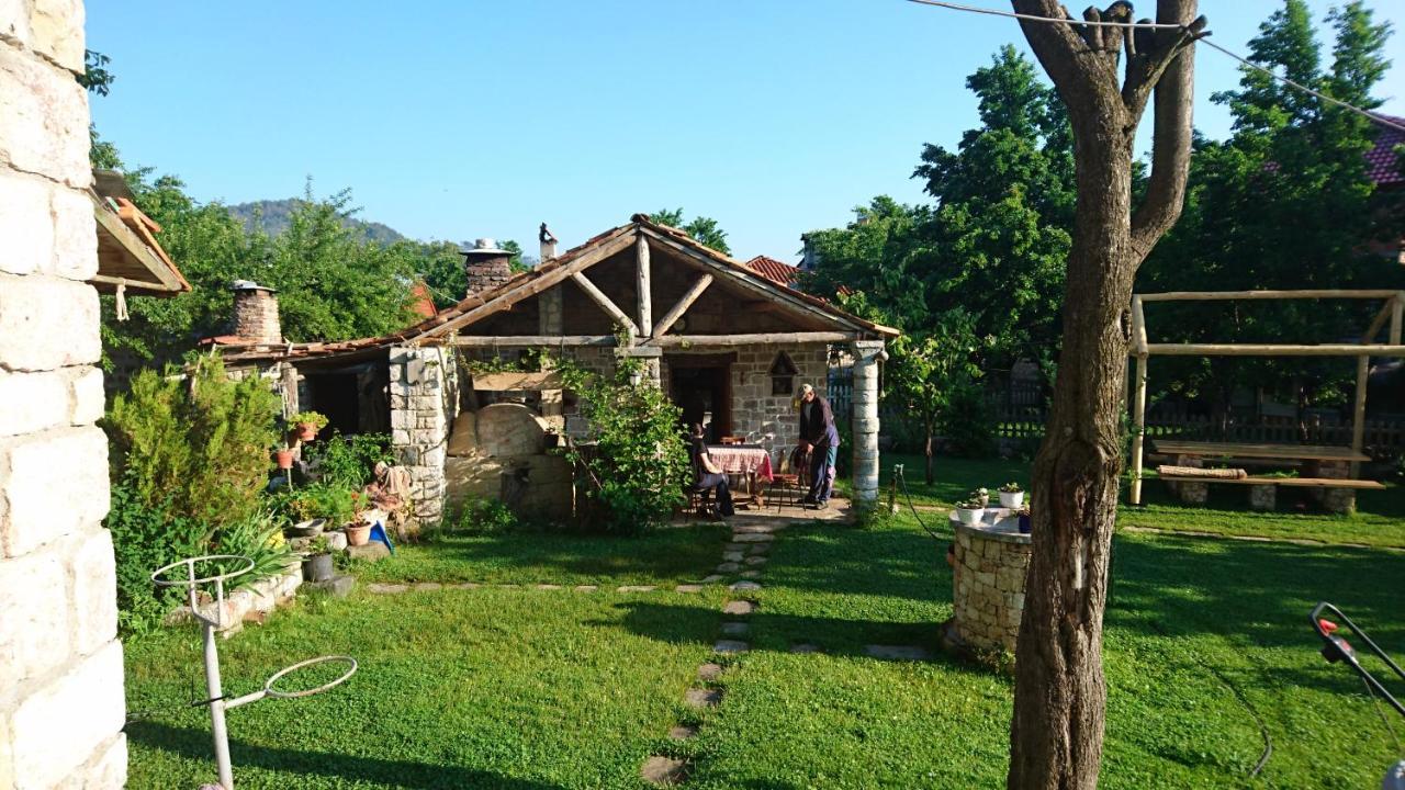 Bujtina Shkodrani Bed and Breakfast Voskopojë Eksteriør billede