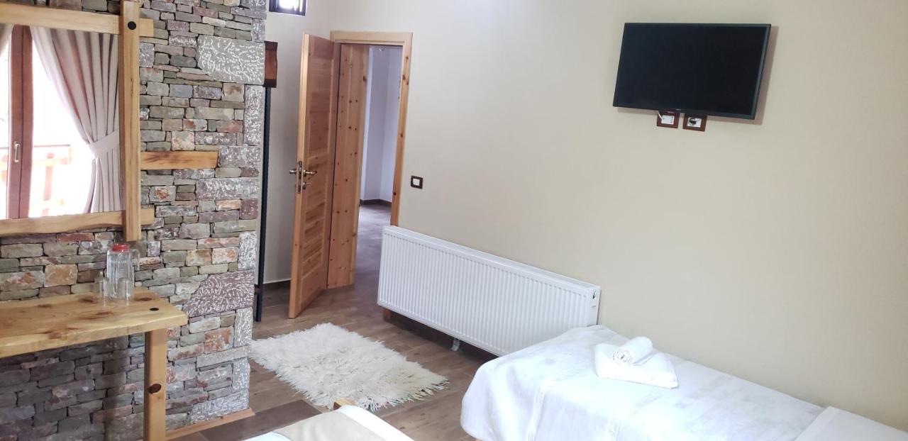 Bujtina Shkodrani Bed and Breakfast Voskopojë Eksteriør billede