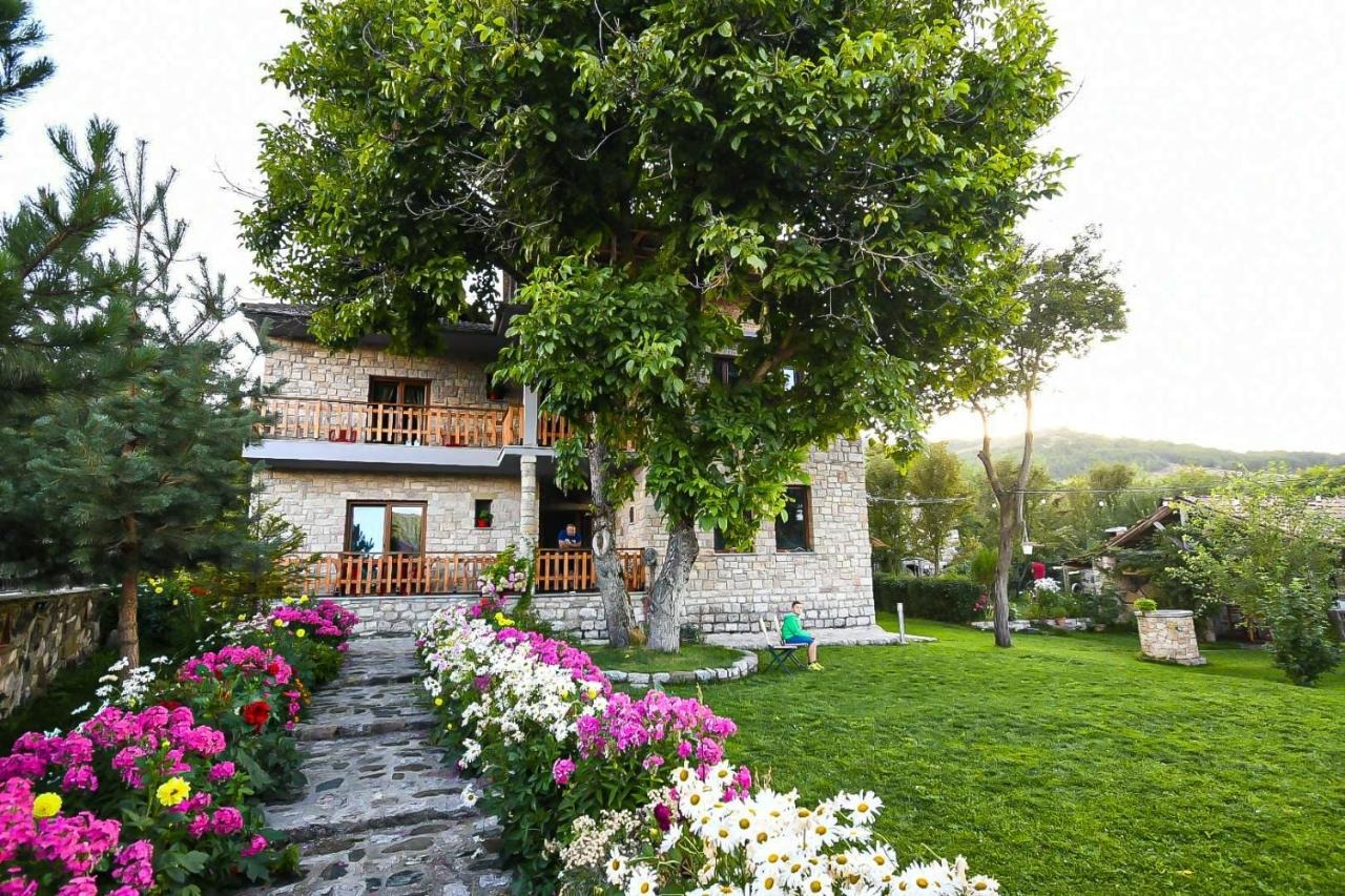 Bujtina Shkodrani Bed and Breakfast Voskopojë Eksteriør billede
