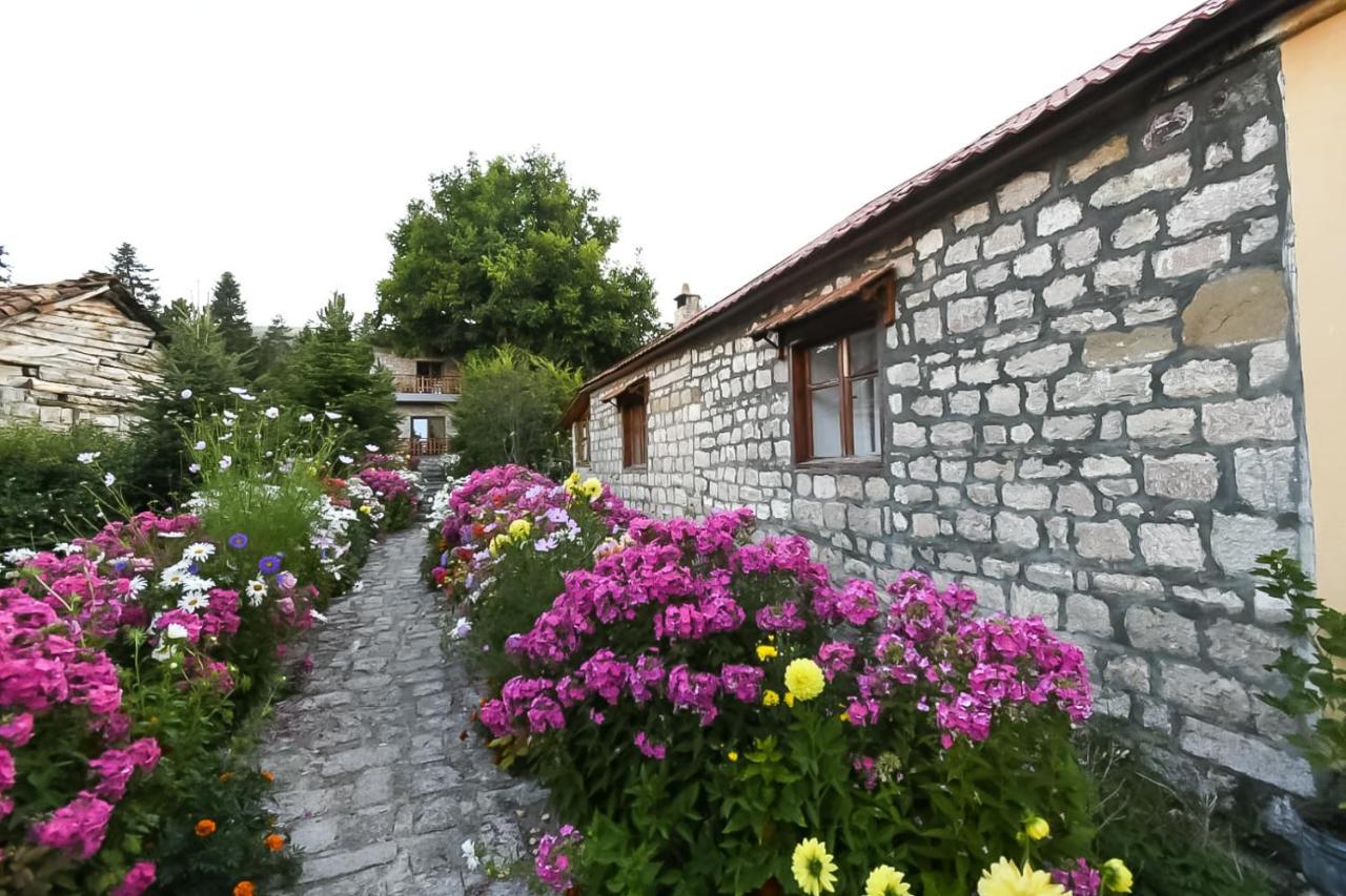 Bujtina Shkodrani Bed and Breakfast Voskopojë Eksteriør billede