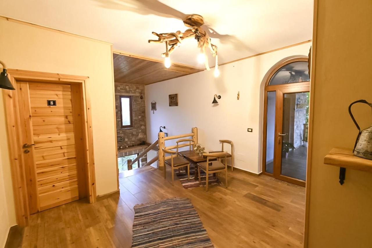 Bujtina Shkodrani Bed and Breakfast Voskopojë Eksteriør billede