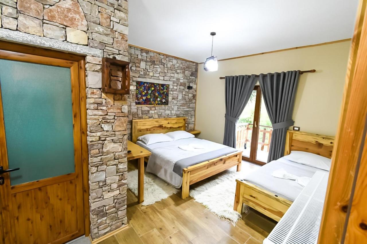 Bujtina Shkodrani Bed and Breakfast Voskopojë Eksteriør billede