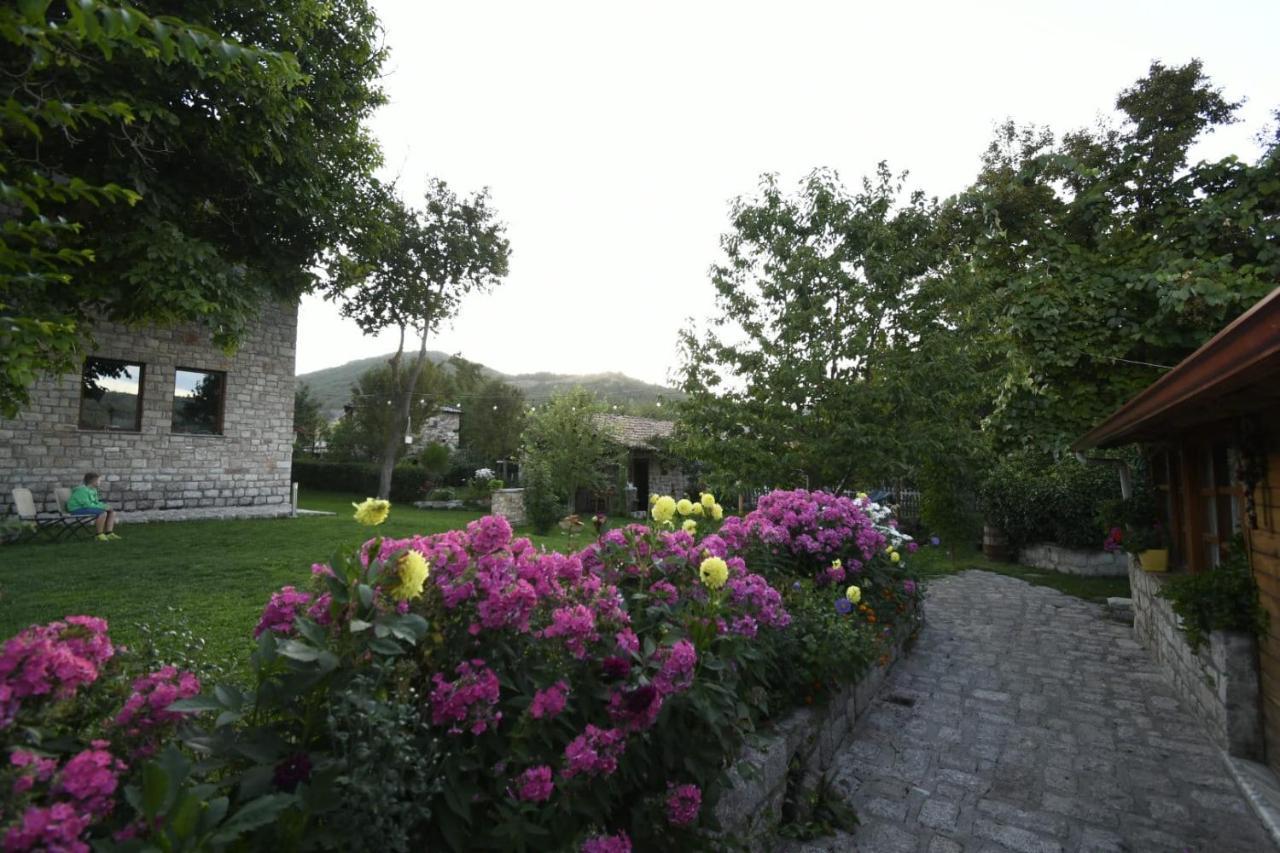 Bujtina Shkodrani Bed and Breakfast Voskopojë Eksteriør billede