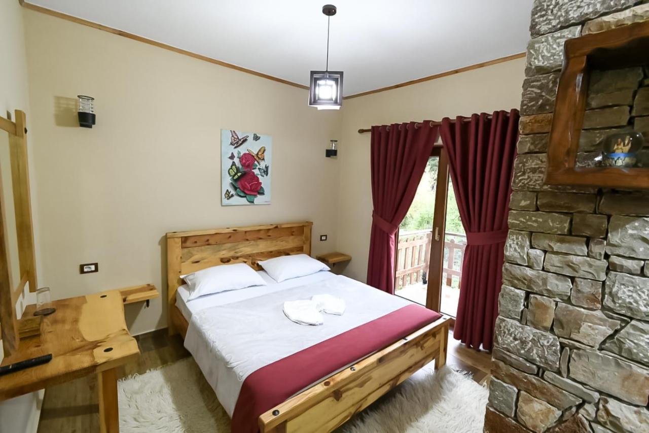 Bujtina Shkodrani Bed and Breakfast Voskopojë Eksteriør billede