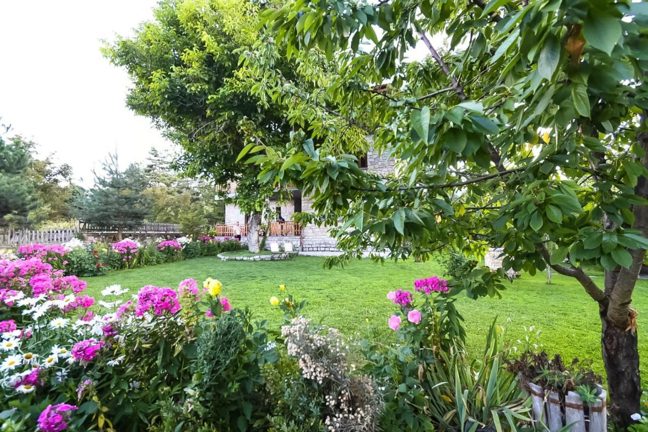 Bujtina Shkodrani Bed and Breakfast Voskopojë Eksteriør billede