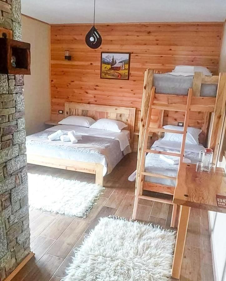 Bujtina Shkodrani Bed and Breakfast Voskopojë Eksteriør billede