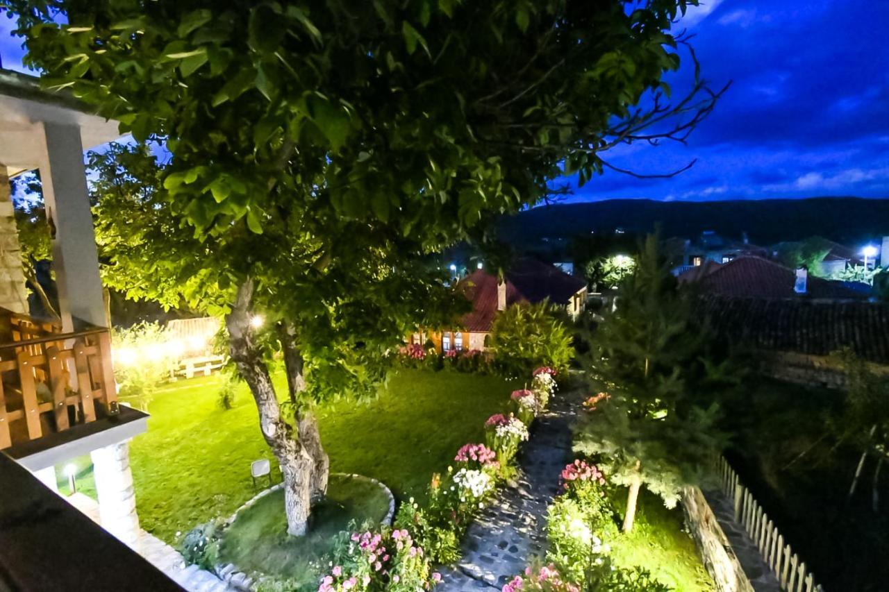 Bujtina Shkodrani Bed and Breakfast Voskopojë Eksteriør billede